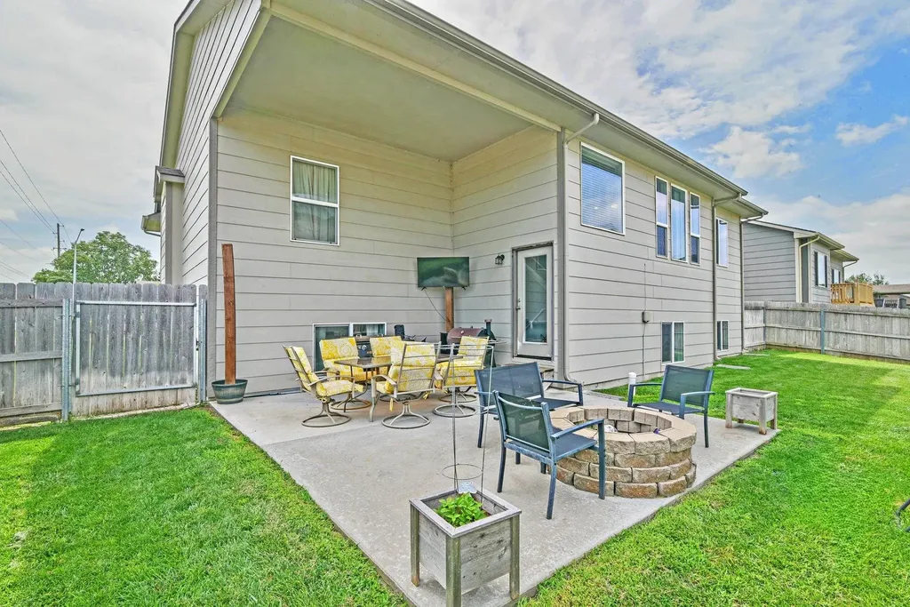 3739 N Pepper Ridge Wichita KS 67205