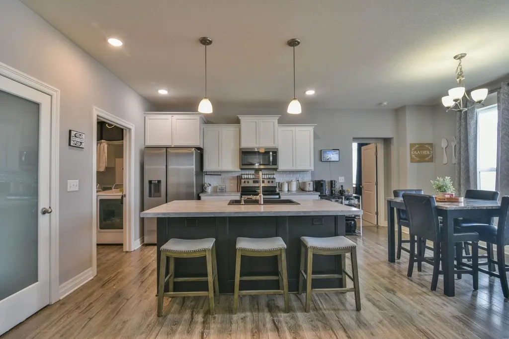 3739 N Pepper Ridge Wichita KS 67205