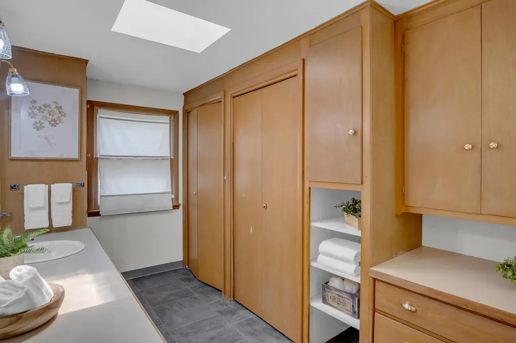126 E 14th Street Newton KS 67114
