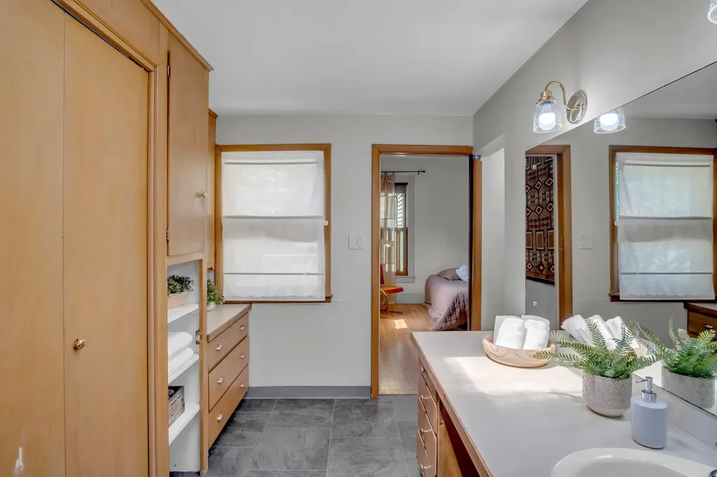 126 E 14th Street Newton KS 67114