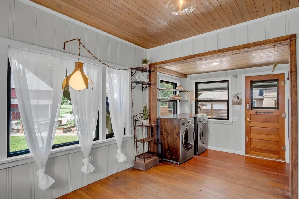 126 E 14th Street Newton KS 67114