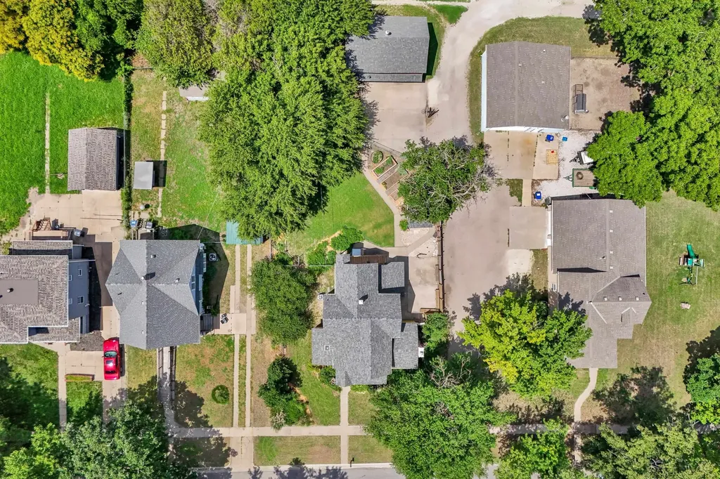 126 E 14th Street Newton KS 67114