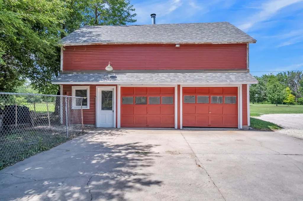 126 E 14th Street Newton KS 67114