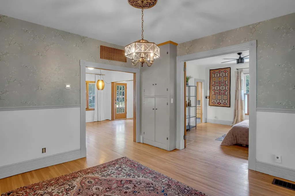 126 E 14th Street Newton KS 67114