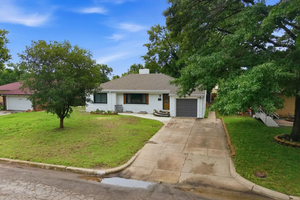 2917 E Rivera Wichita KS 67211