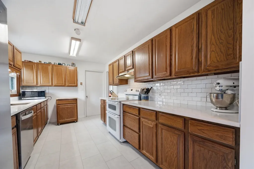 2917 E Rivera Wichita KS 67211