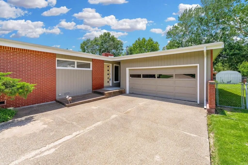2427 N Coolidge Avenue Wichita KS 67204
