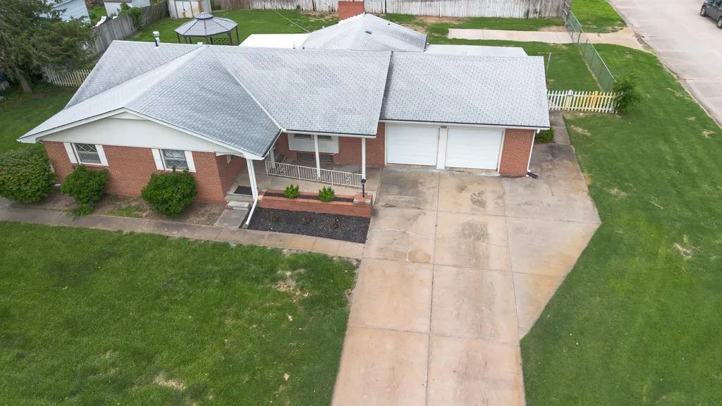 3955 N Athenian Wichita KS 67204