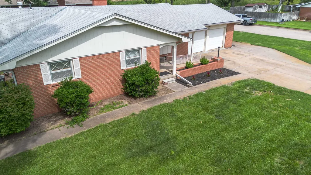3955 N Athenian Wichita KS 67204