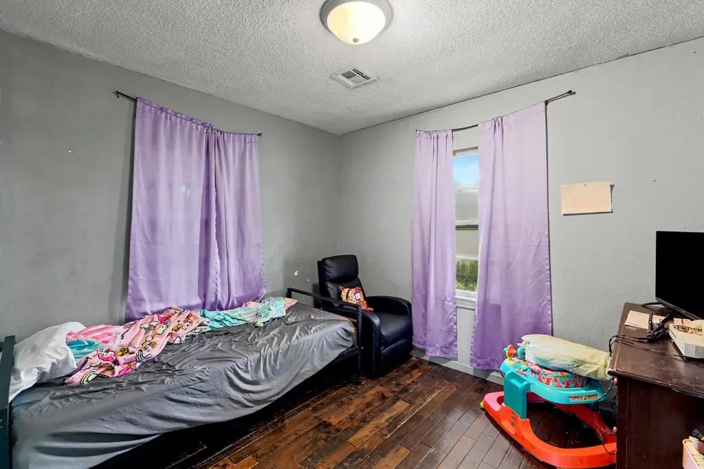 2210 S Seneca Street Wichita KS 67213