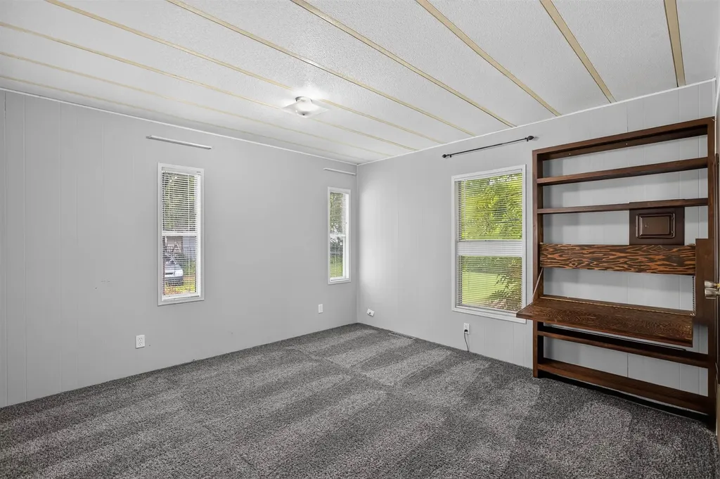 607 E Highland Towanda KS 67144
