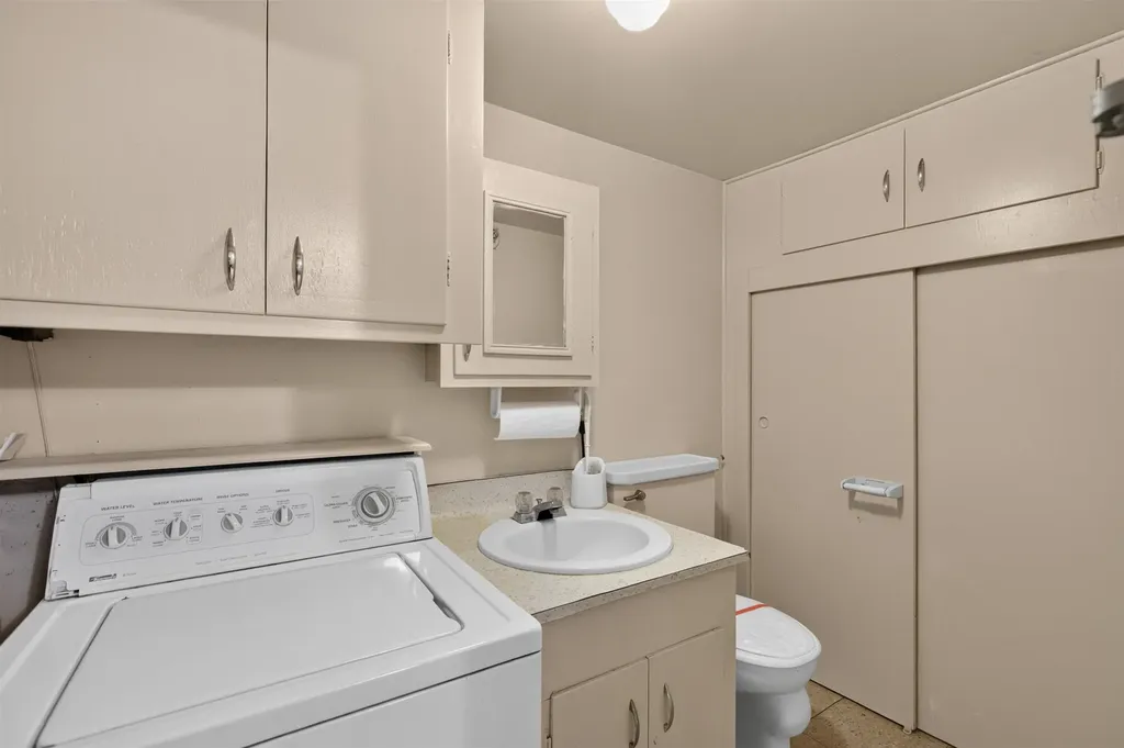 607 E Highland Towanda KS 67144