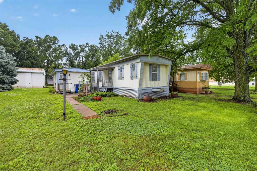 607 E Highland Towanda KS 67144