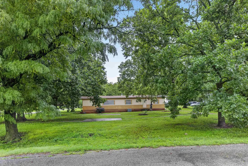 607 E Highland Towanda KS 67144