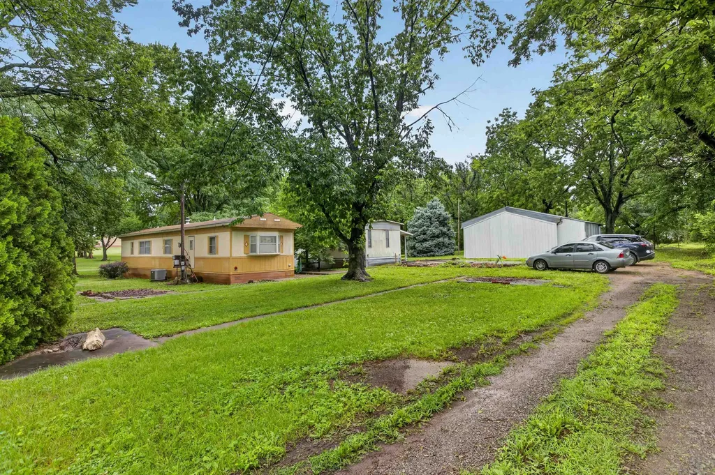 607 E Highland Towanda KS 67144