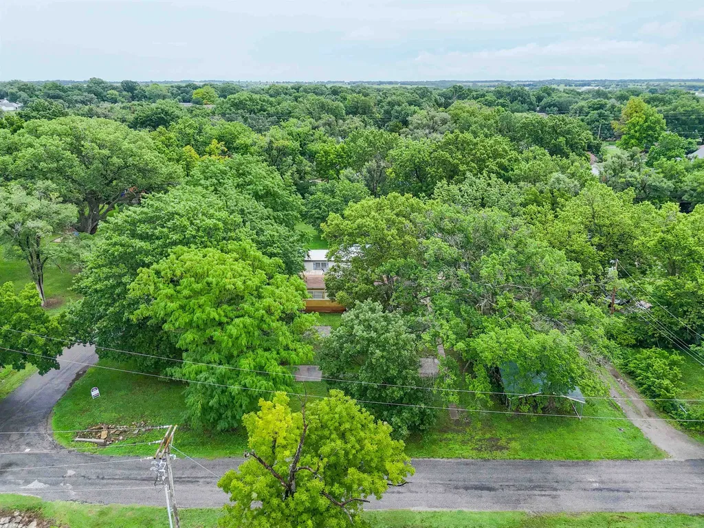 607 E Highland Towanda KS 67144
