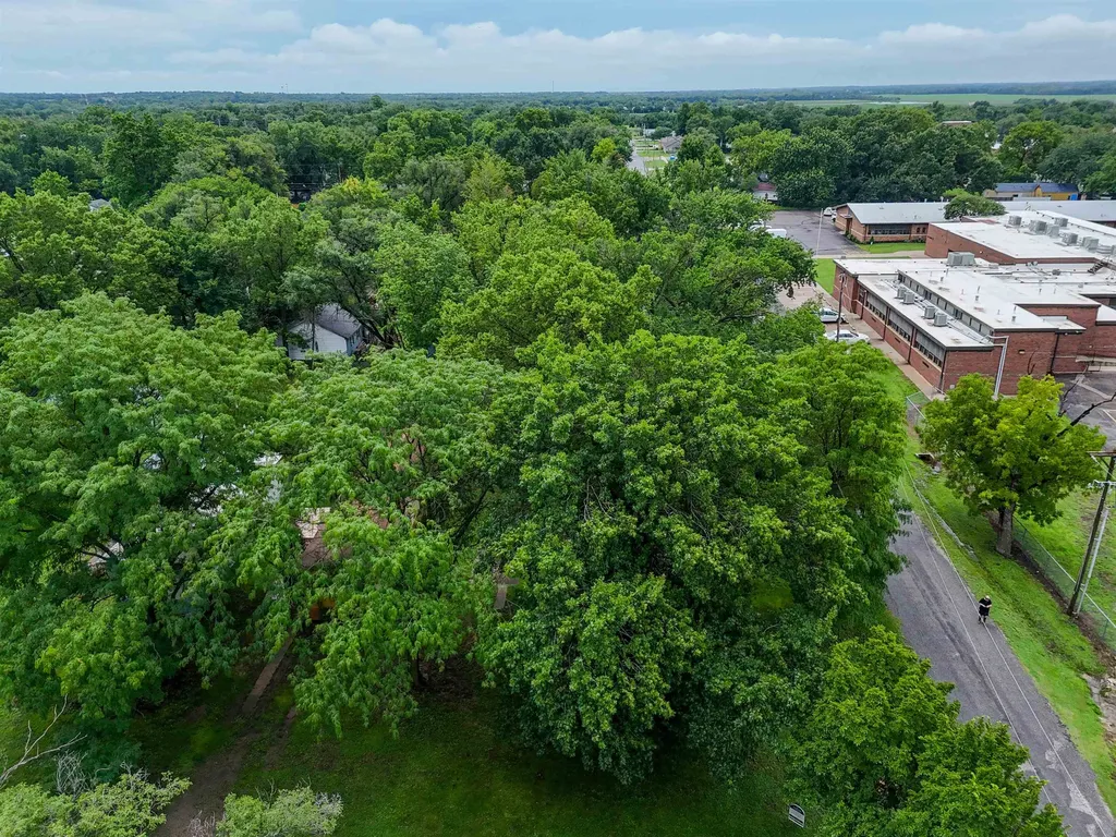 607 E Highland Towanda KS 67144