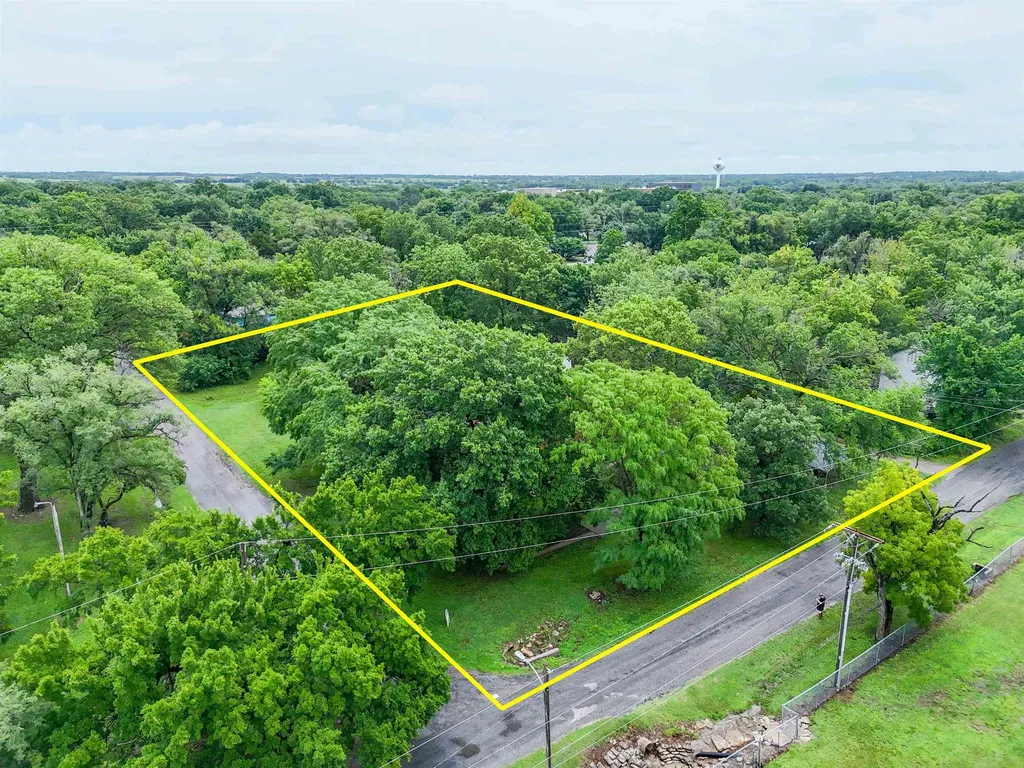 607 E Highland Towanda KS 67144