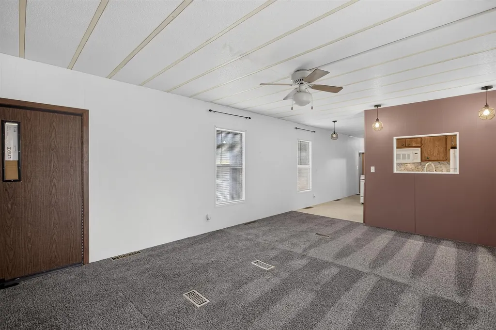 607 E Highland Towanda KS 67144