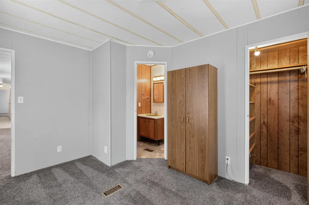 607 E Highland Towanda KS 67144
