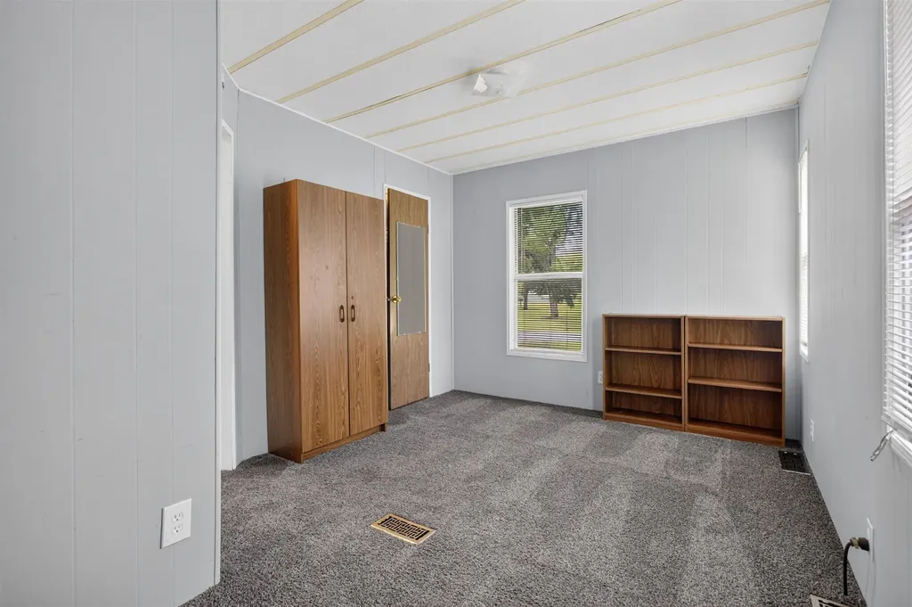 607 E Highland Towanda KS 67144