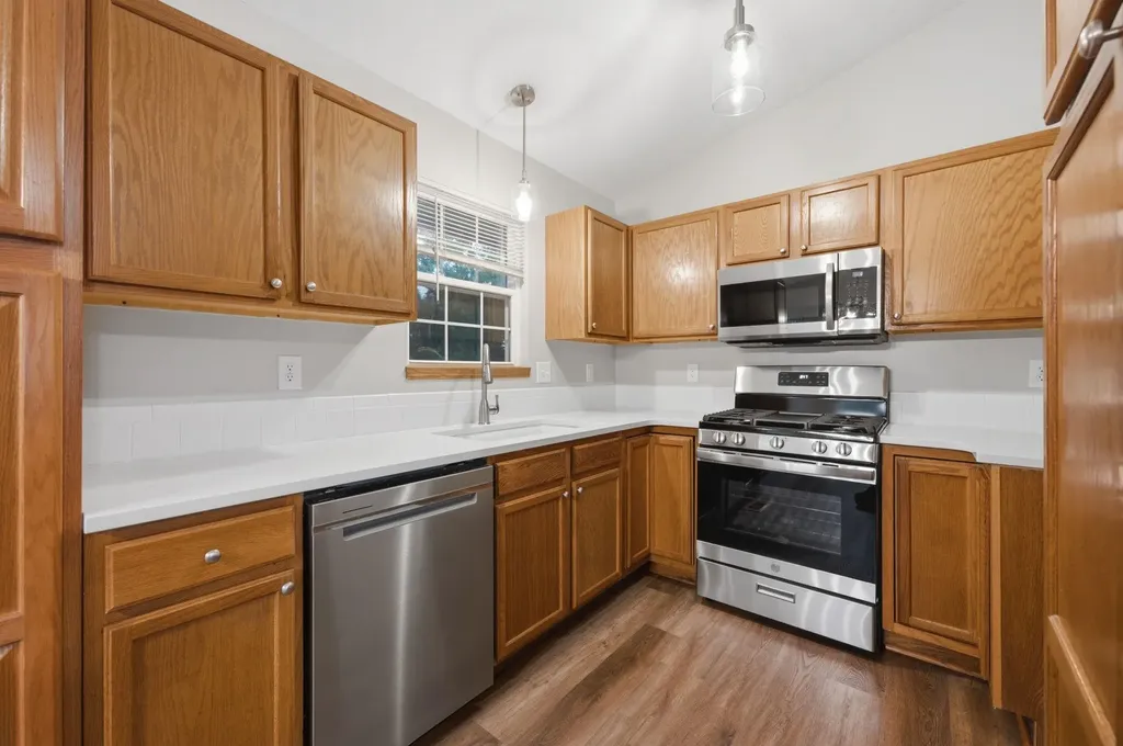 1721 N Redbarn Circle Wichita KS 67212