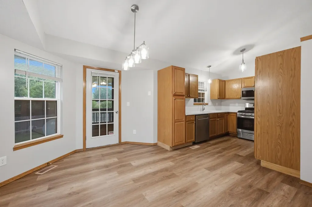 1721 N Redbarn Circle Wichita KS 67212