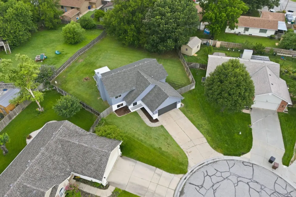 1721 N Redbarn Circle Wichita KS 67212