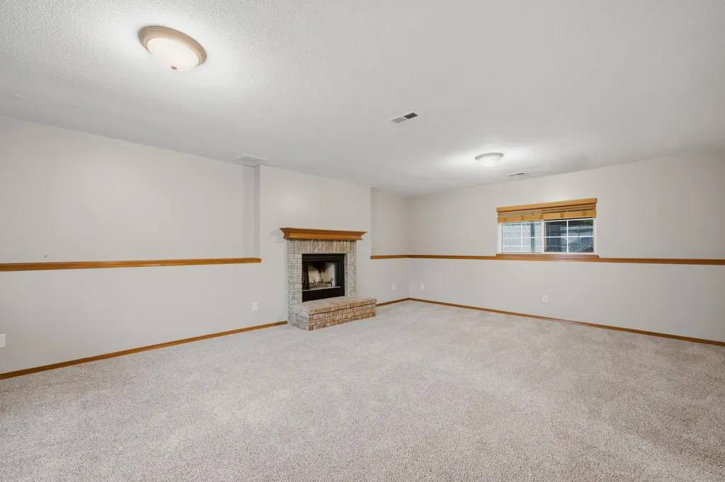 1721 N Redbarn Circle Wichita KS 67212