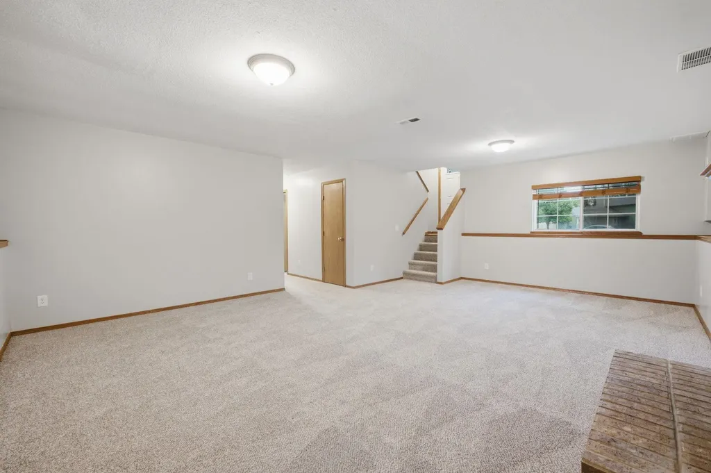 1721 N Redbarn Circle Wichita KS 67212
