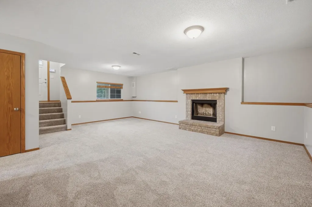 1721 N Redbarn Circle Wichita KS 67212