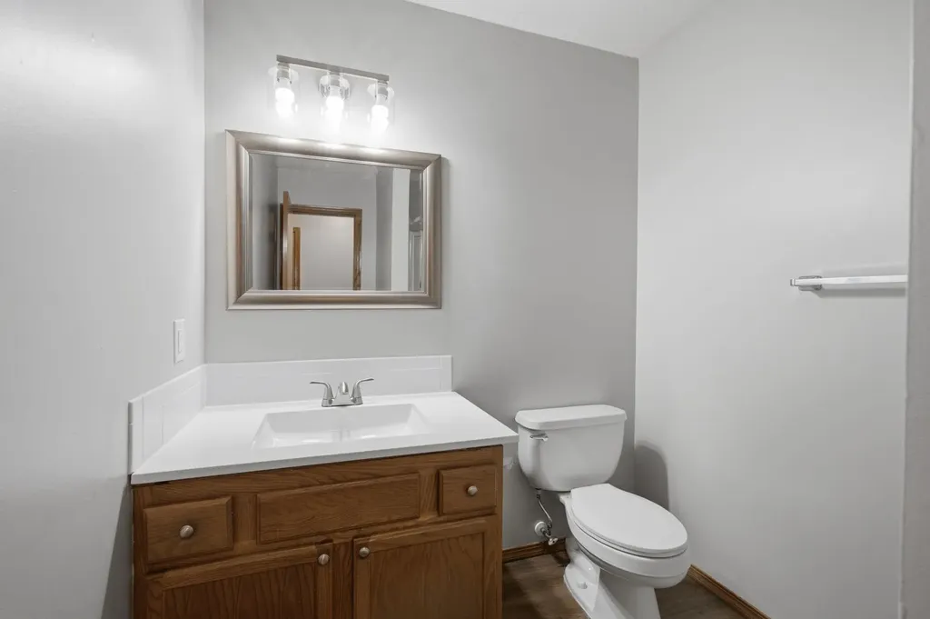 1721 N Redbarn Circle Wichita KS 67212