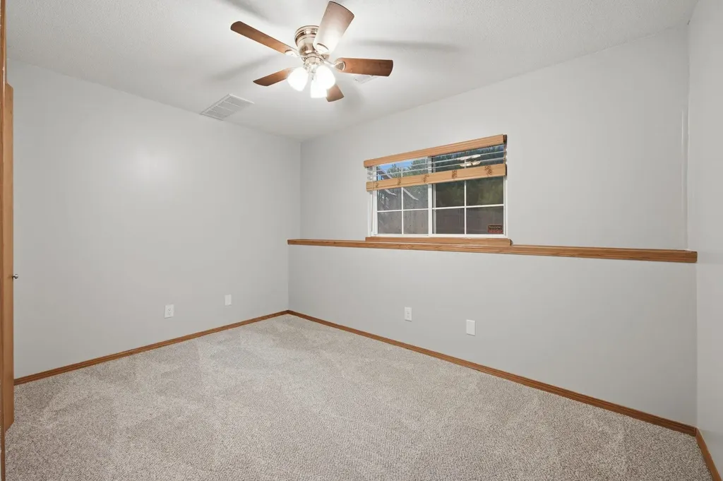 1721 N Redbarn Circle Wichita KS 67212