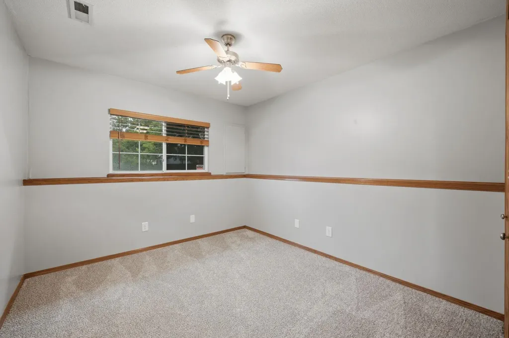 1721 N Redbarn Circle Wichita KS 67212