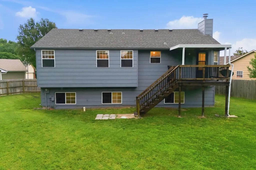 1721 N Redbarn Circle Wichita KS 67212