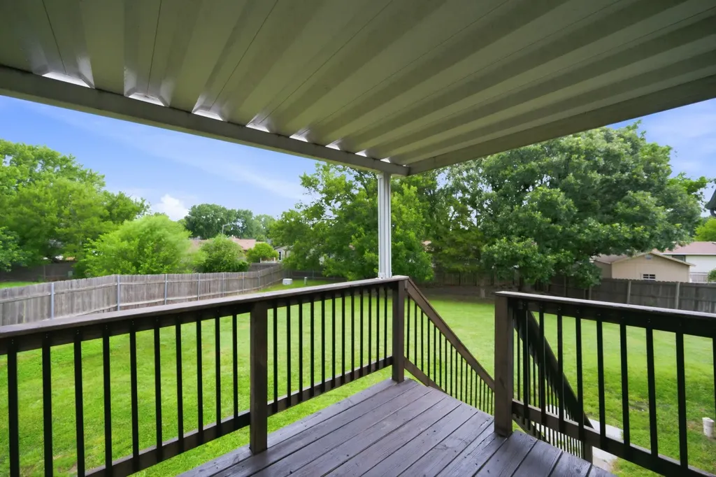 1721 N Redbarn Circle Wichita KS 67212