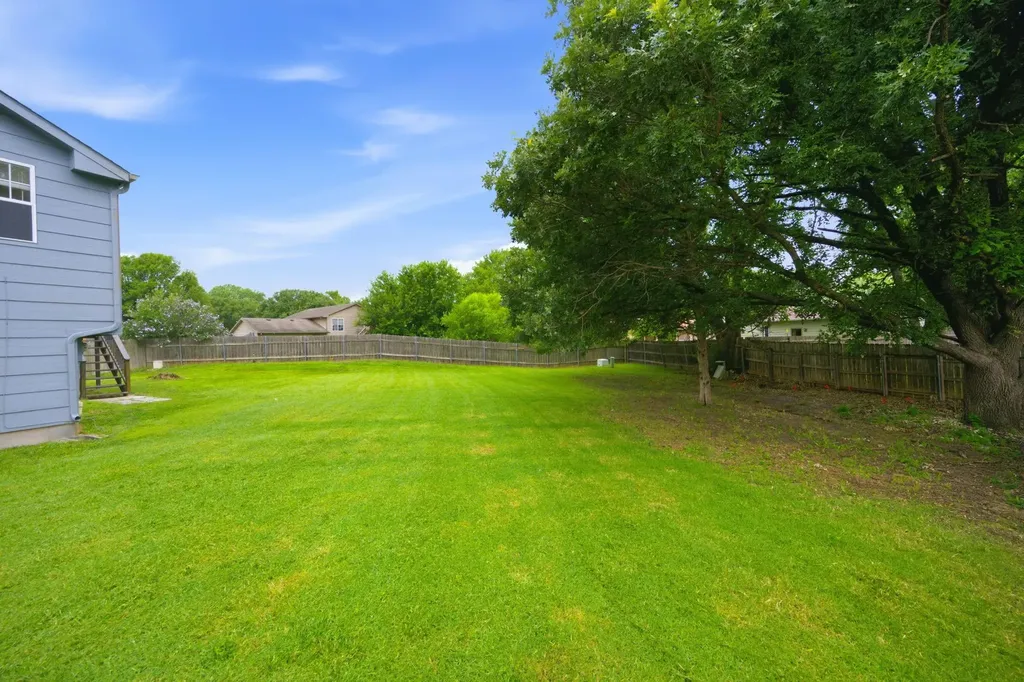 1721 N Redbarn Circle Wichita KS 67212