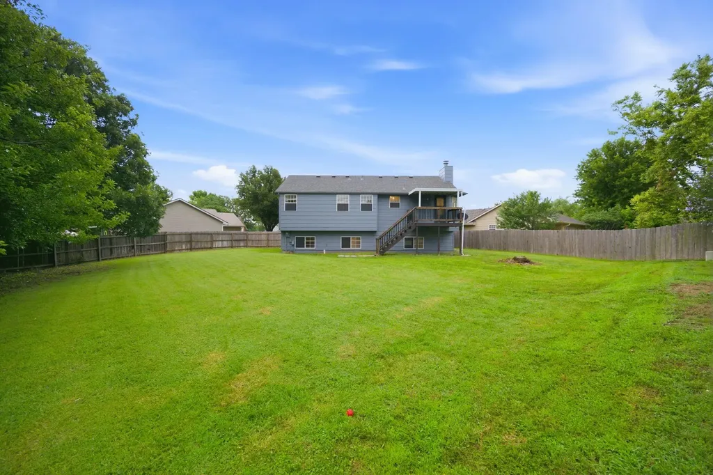 1721 N Redbarn Circle Wichita KS 67212