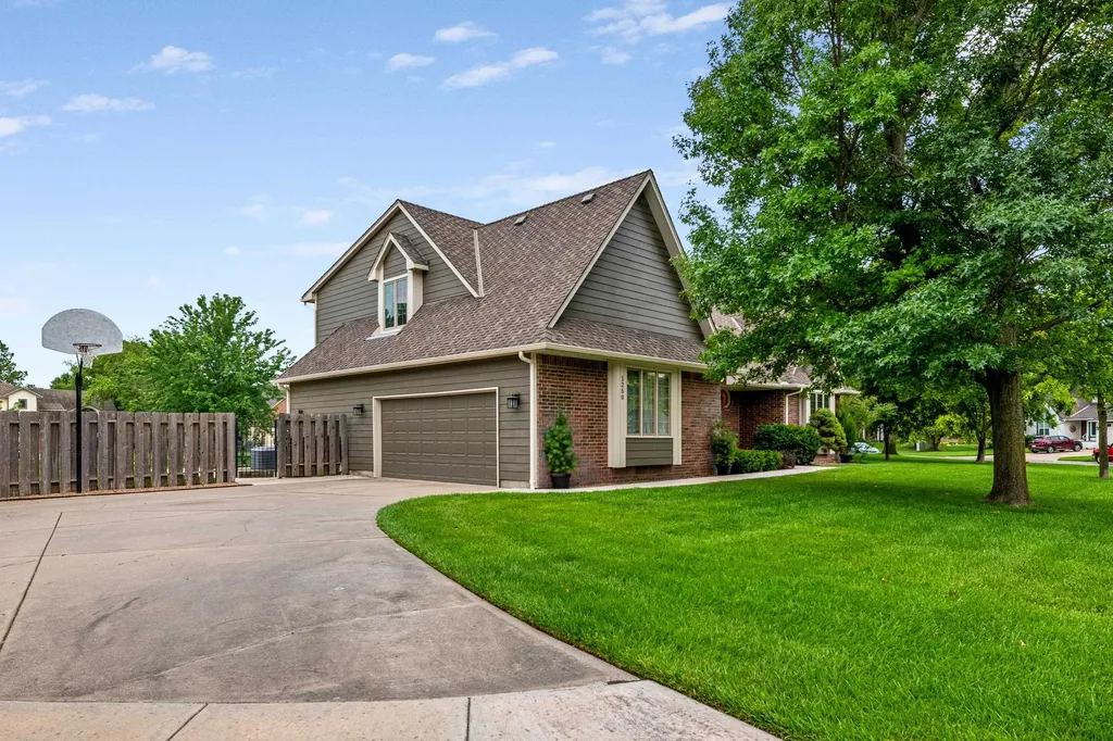 1250 N Pine Grove Court Wichita KS 67212