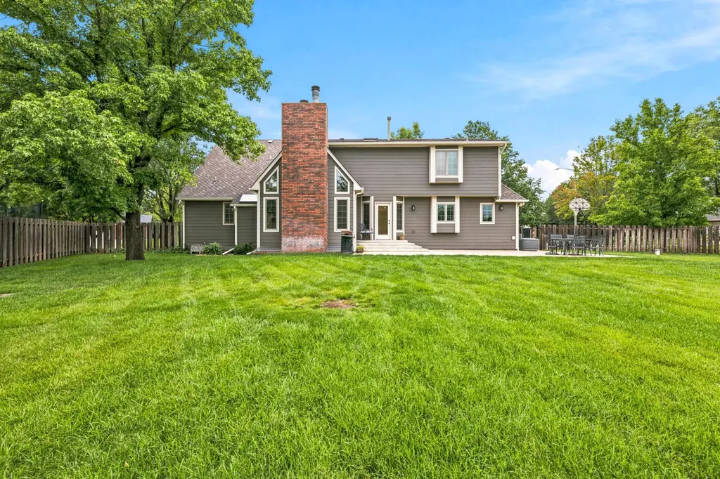 1250 N Pine Grove Court Wichita KS 67212