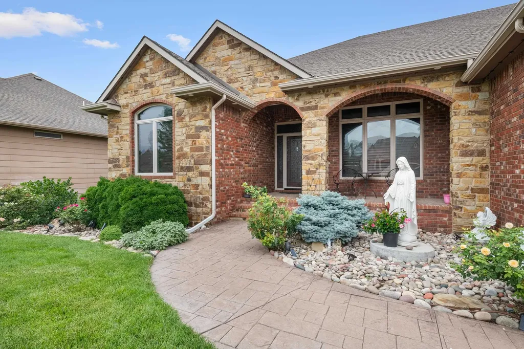 2122 S Ironstone Street Wichita KS 67230