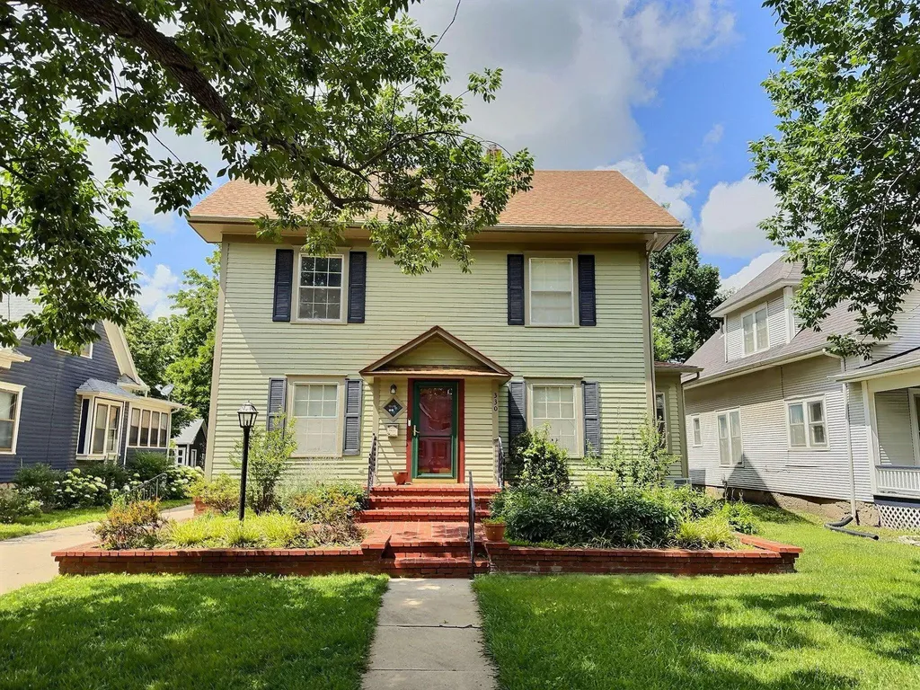 330 E 4th Newton KS 67114