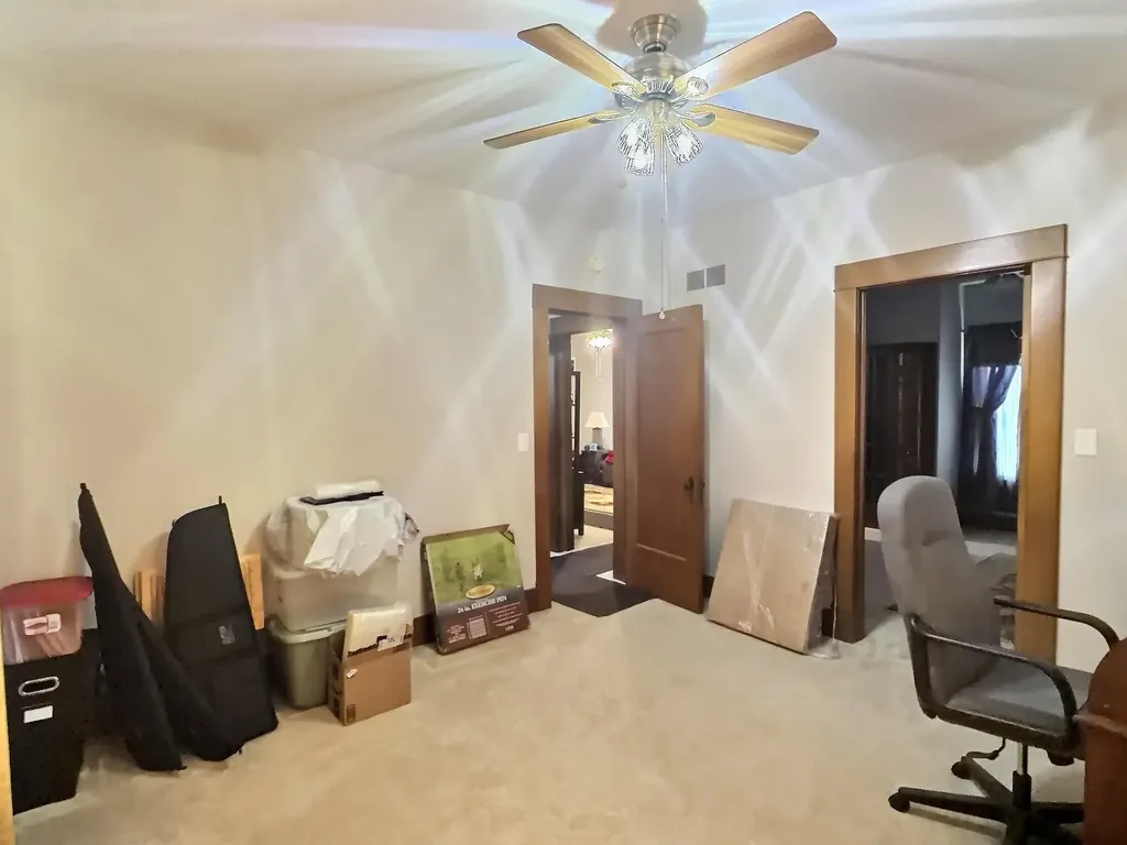 330 E 4th Newton KS 67114