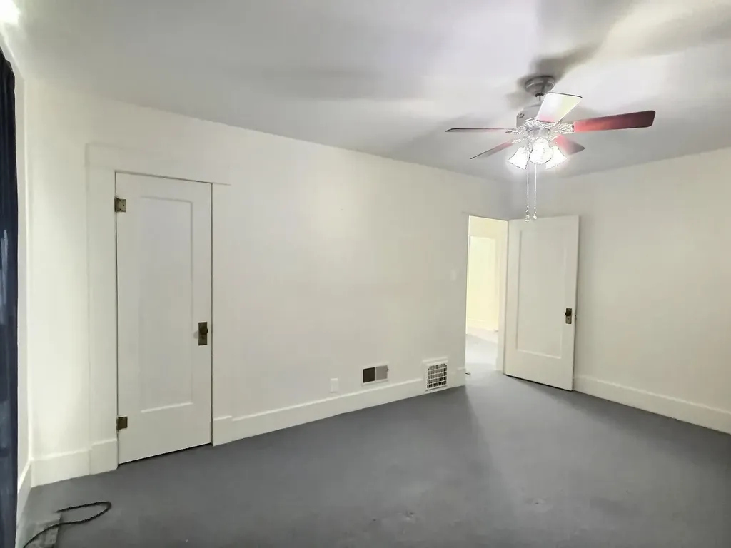330 E 4th Newton KS 67114