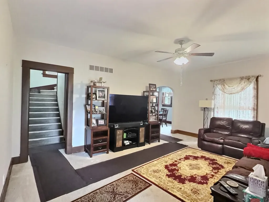 330 E 4th Newton KS 67114