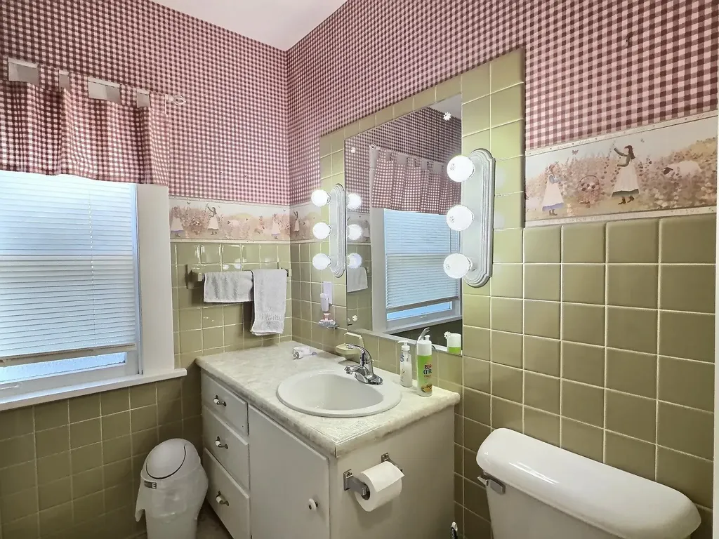 330 E 4th Newton KS 67114