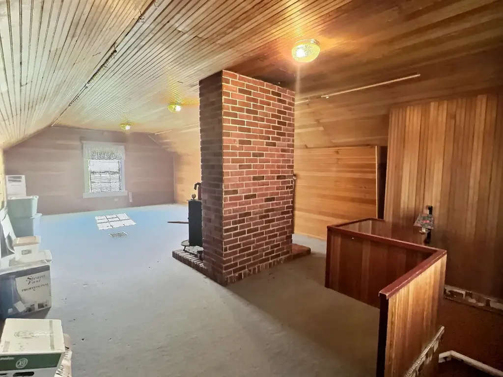 330 E 4th Newton KS 67114