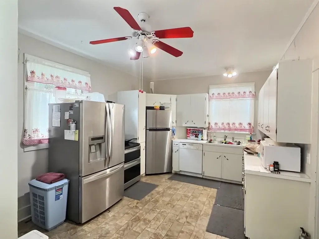 330 E 4th Newton KS 67114