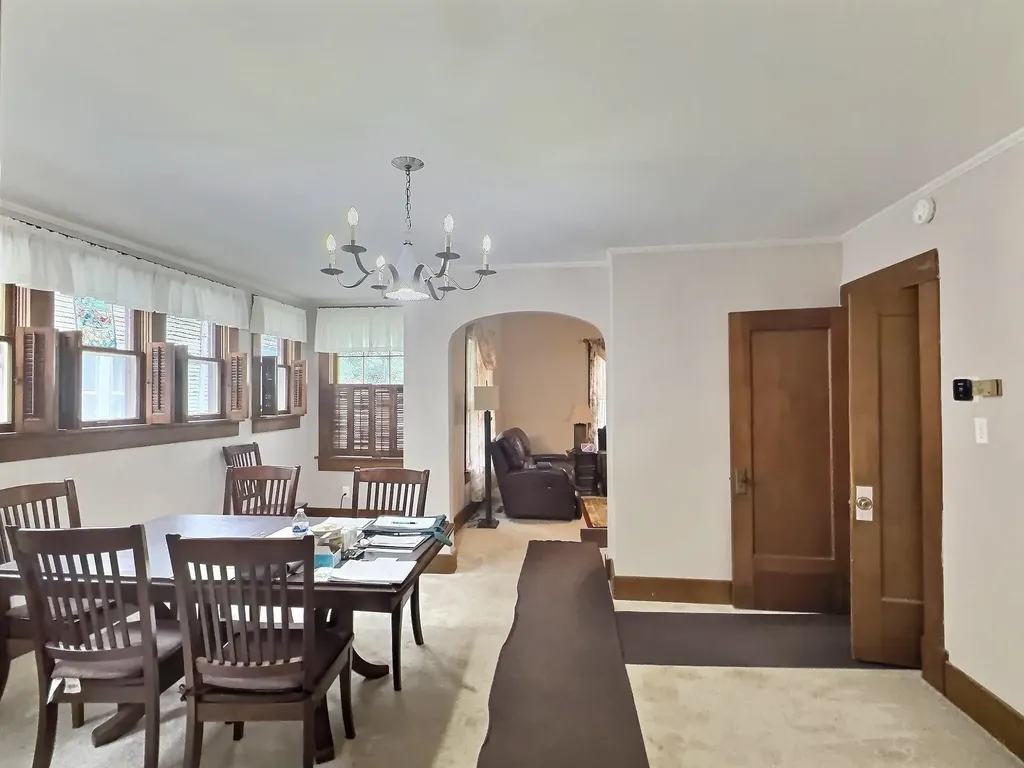 330 E 4th Newton KS 67114