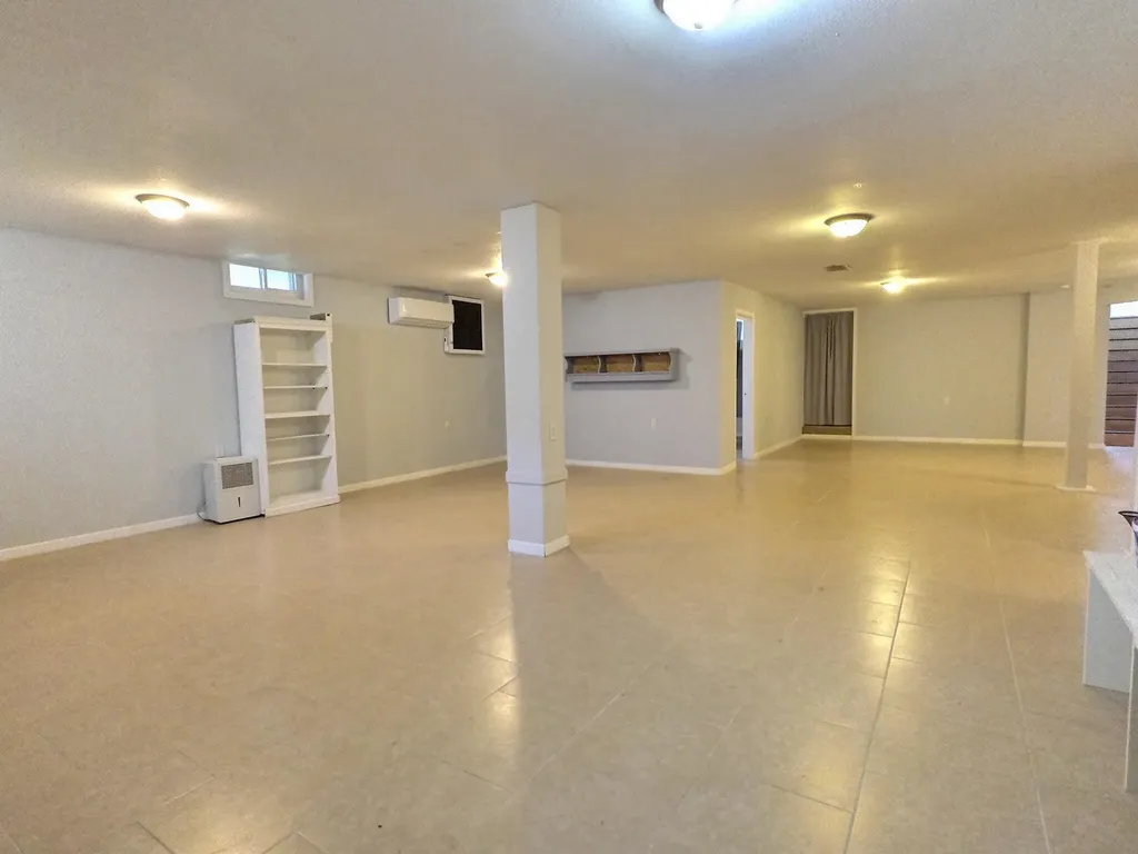 196 E 50th Street S Wellington KS 67152